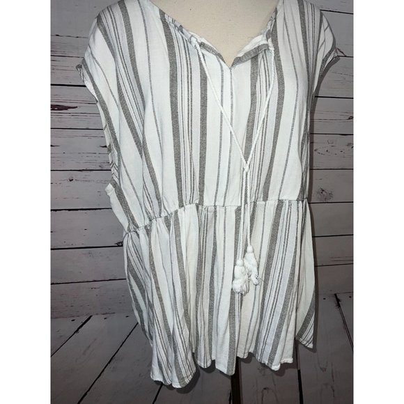 Torrid Shirt Blouse Plus Size 2 2X 2XL Peplum Rayon Striped Sleeveless Tassel - Picture 10 of 12